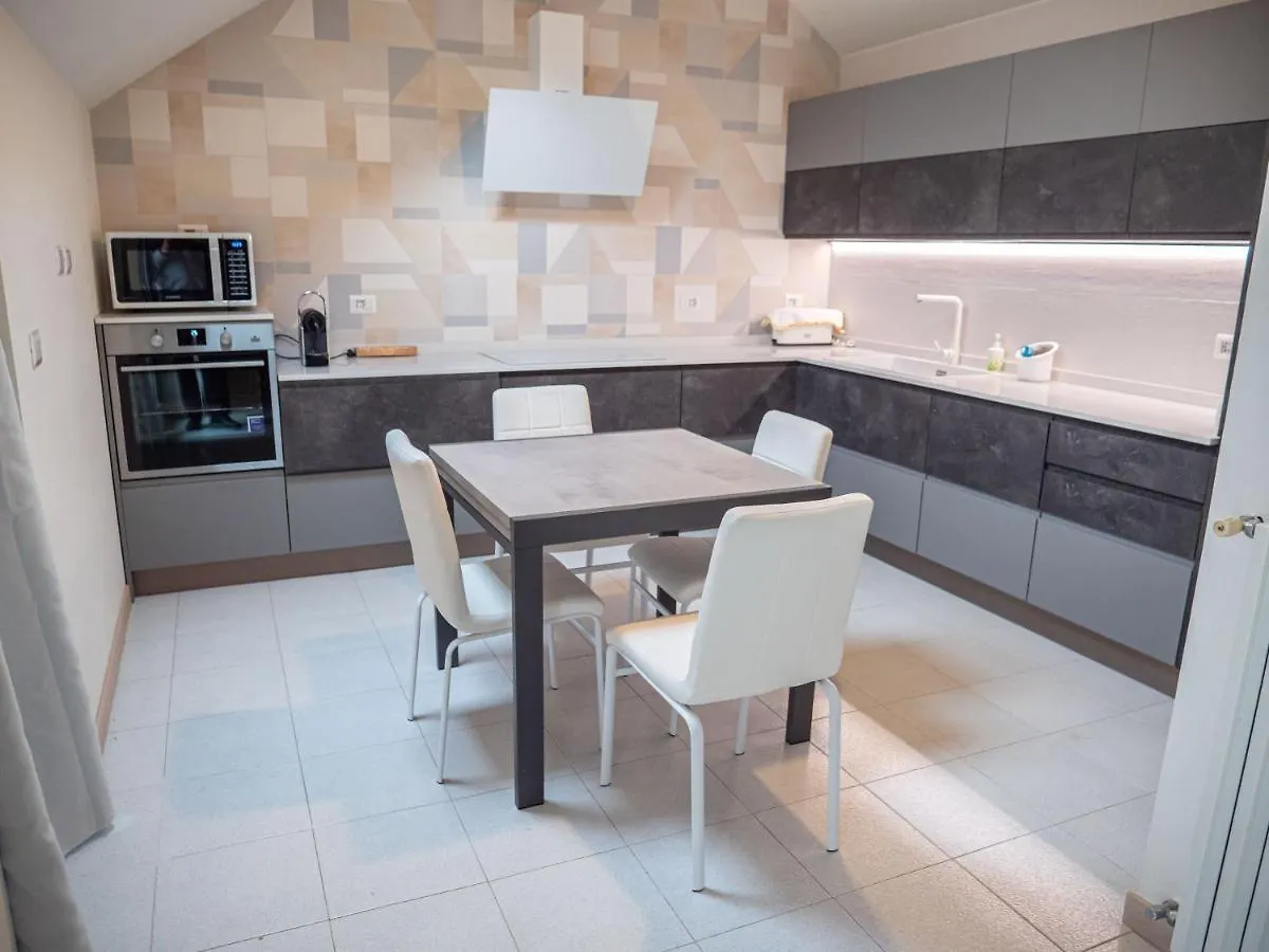 Comfy Penthouse Lägenhet Milano