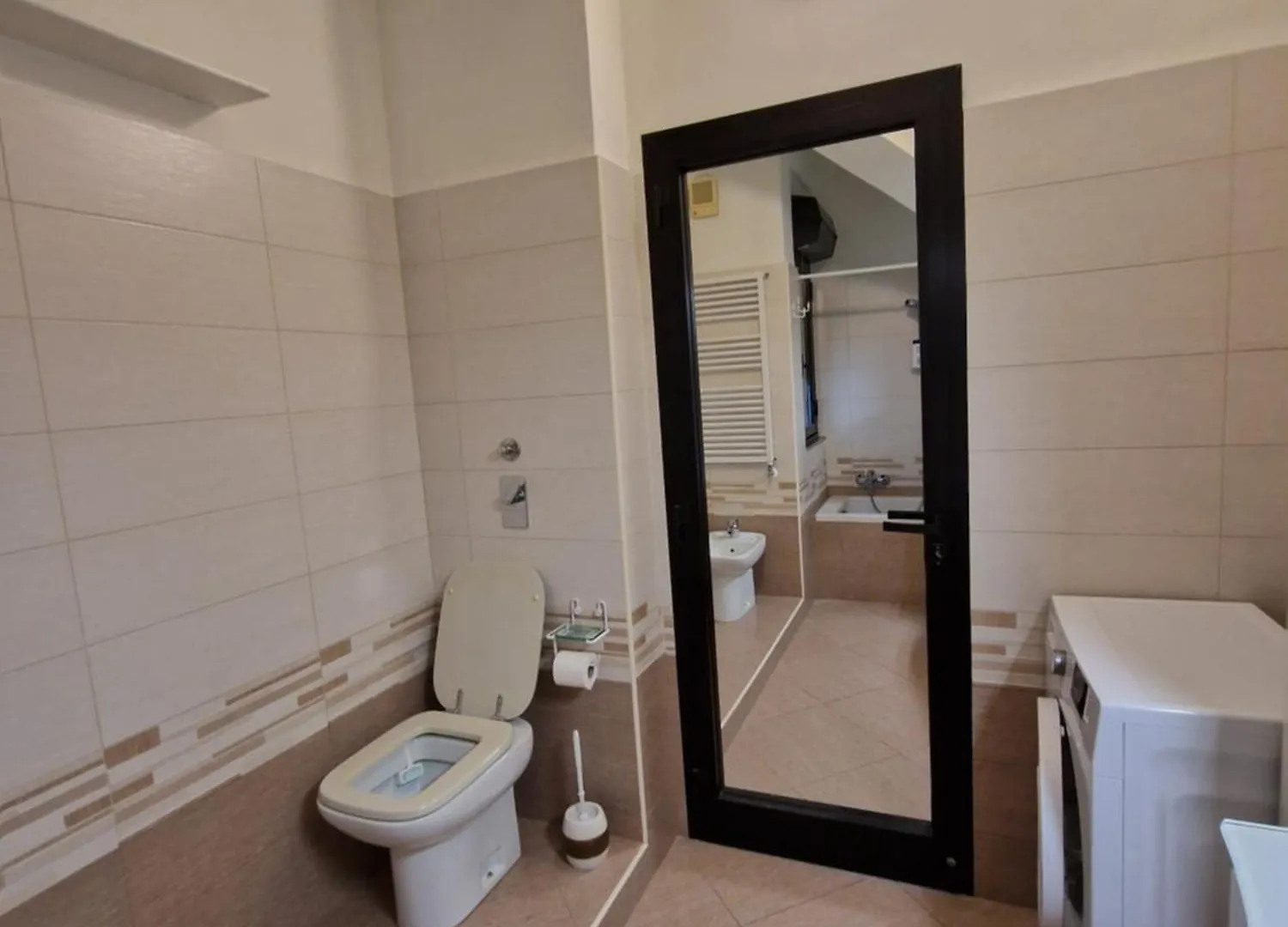 Comfy Penthouse Lägenhet Milano
